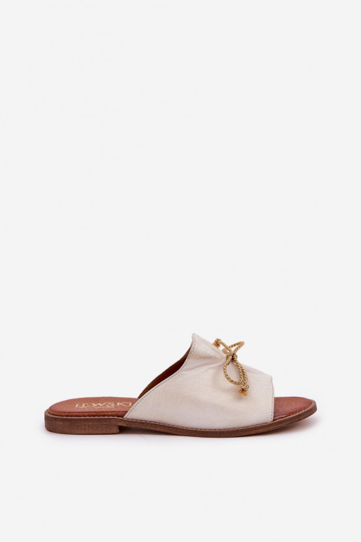 Oda lygiapadžiai Elegantiško stiliaus Šlepetės su kaspinais LeĮskis 3572 aukso spalvos Przecierany