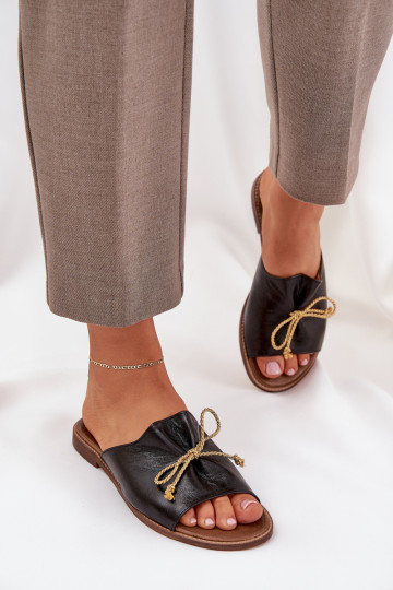 Oda lygiapadžiai Elegantiško stiliaus Šlepetės su kaspinais LeĮskis 3572 juodos spalvos