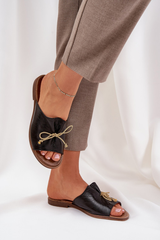 Oda lygiapadžiai Elegantiško stiliaus Šlepetės su kaspinais LeĮskis 3572 juodos spalvos