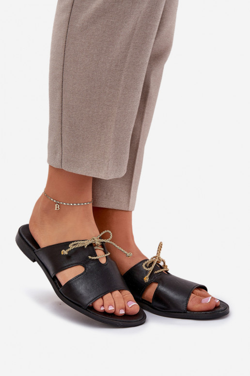 Odinės šlepetės Moteriškas su plačiais kulniukais Zazoo 3022 juodos spalvos