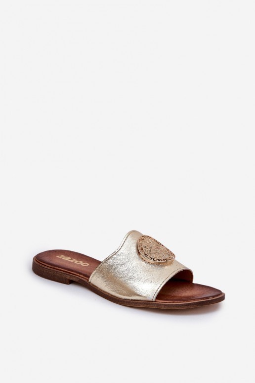 Zazoo 2938 Odinės šlepetės su plačiais kulniukais su ornamentais aukso spalvos Zazoo 2938 Odinės šlepetės su plačiais kulniukais su ornamentais aukso spalvos