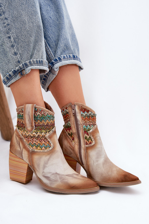 Oda kaubojiško stiliaus aulinukai su kulniukais dekoruoti Plecionką Tai turiciejka 06810-29 įvairių spalvų Oda kaubojiško stiliaus aulinukai su kulniukais dekoruoti Plecionką Tai turiciejka 06810-29 įvairių spalvų