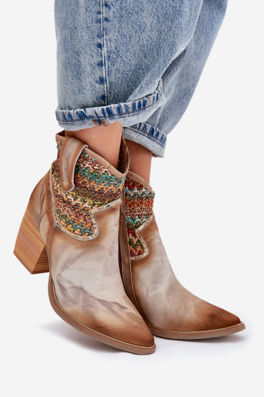 Oda kaubojiško stiliaus aulinukai su kulniukais dekoruoti Plecionką Tai turiciejka 06810-29 įvairių spalvų Oda kaubojiško stiliaus aulinukai su kulniukais dekoruoti Plecionką Tai turiciejka 06810-29 įvairių spalvų