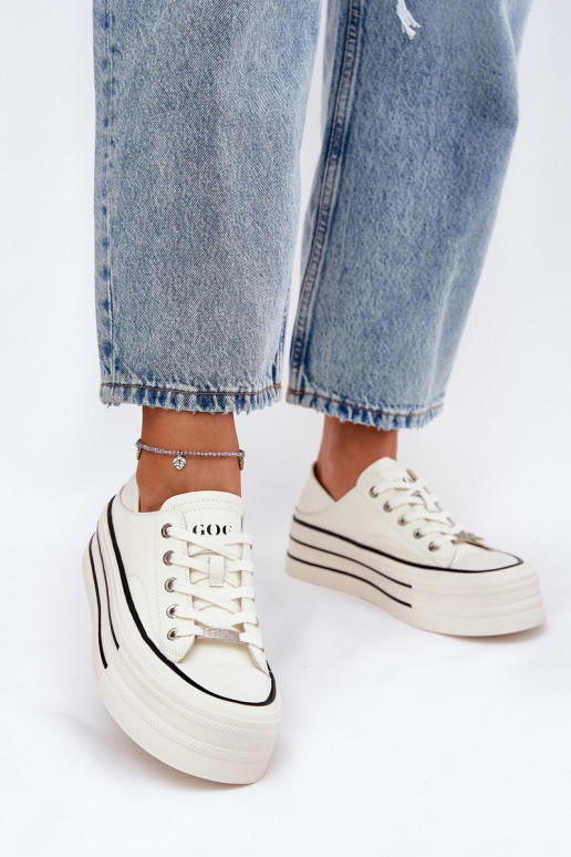 Oda Laisvalaikio bateliai su platforma GOE RR2N4106 baltos spalvos Oda Laisvalaikio bateliai su platforma GOE RR2N4106 baltos spalvos