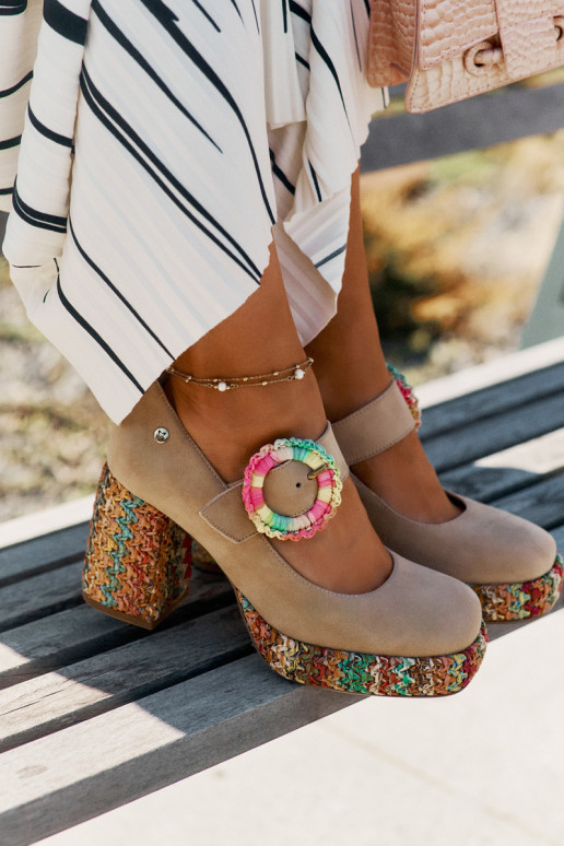 Zomšiniai bateliai Su Braid su kulniukais ir platforma Tai turiciejka 06839-04 smėlio spalvos Zomšiniai bateliai Su Braid su kulniukais ir platforma Tai turiciejka 06839-04 smėlio spalvos