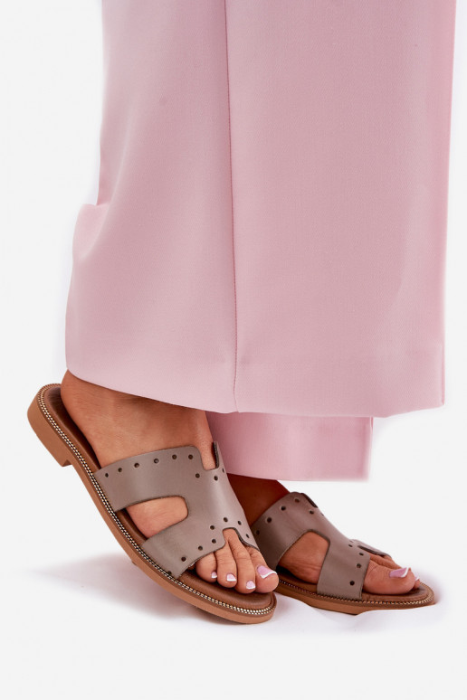 Zazoo 40326 Moteriškas Šlepetės Su dekoratyviniais išpjovomis smėlio spalvos Zazoo 40326 Moteriškas Šlepetės Su dekoratyviniais išpjovomis smėlio spalvos