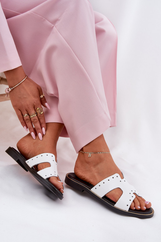 Zazoo 40326 su lako efektu Moteriškas Šlepetės Su dekoratyviniais išpjovomis baltos spalvos Zazoo 40326 su lako efektu Moteriškas Šlepetės Su dekoratyviniais išpjovomis baltos spalvos