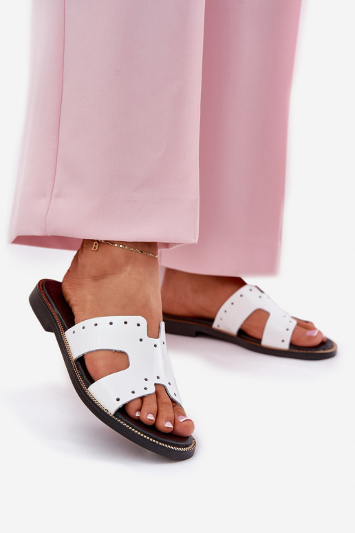 Zazoo 40326 su lako efektu Moteriškas Šlepetės Su dekoratyviniais išpjovomis baltos spalvos Zazoo 40326 su lako efektu Moteriškas Šlepetės Su dekoratyviniais išpjovomis baltos spalvos