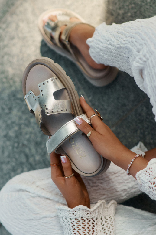 Moteriškos šlepetėssuĮjungtaturalnej Skóry su platforma Zazoo 40440 aukso spalvos Moteriškos šlepetėssuĮjungtaturalnej Skóry su platforma Zazoo 40440 aukso spalvos