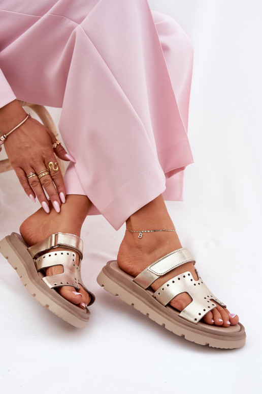 Moteriškos šlepetėssuĮjungtaturalnej Skóry su platforma Zazoo 40440 aukso spalvos Moteriškos šlepetėssuĮjungtaturalnej Skóry su platforma Zazoo 40440 aukso spalvos