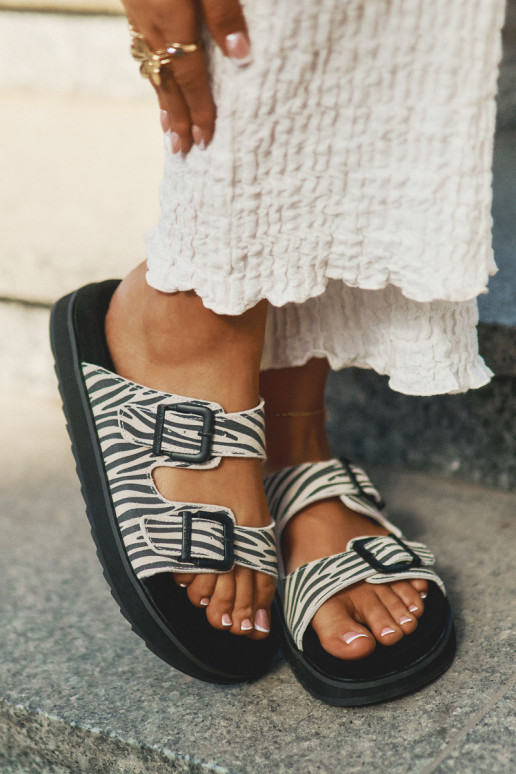 Moteriškos zomšinės šlepetės su sagtimis D.Franklin DFSH405002 Zebra Moteriškos zomšinės šlepetės su sagtimis D.Franklin DFSH405002 Zebra