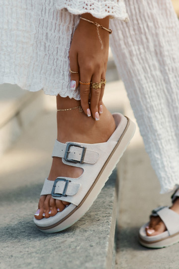 Moteriškos zomšinės šlepetės su sagtimis D.Franklin DFSH405001 smėlio spalvos