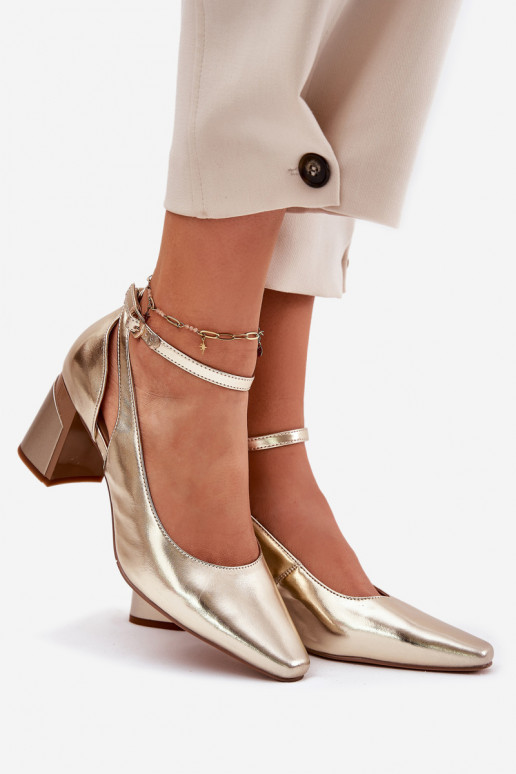 Oda Bateliai su kulniukais Tai turiciejka K6816-25 aukso spalvos Oda Bateliai su kulniukais Tai turiciejka K6816-25 aukso spalvos