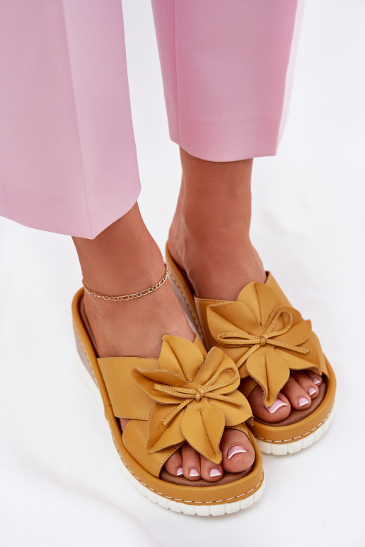 Odinės šlepetės Moteriškas Ant platformos Su puošniais Gėlė Artiker 52C0504 geltonos spalvos Odinės šlepetės Moteriškas Ant platformos Su puošniais Gėlė Artiker 52C0504 geltonos spalvos