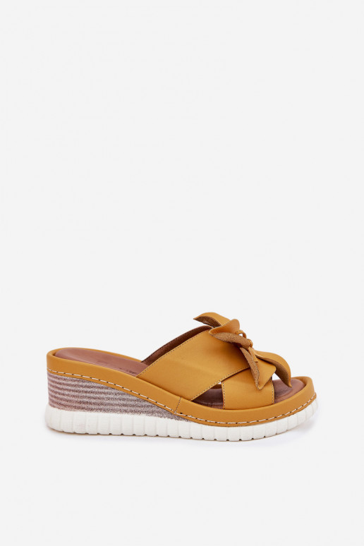 Odinės šlepetės Moteriškas Ant platformos Su puošniais Gėlė Artiker 52C0504 geltonos spalvos Odinės šlepetės Moteriškas Ant platformos Su puošniais Gėlė Artiker 52C0504 geltonos spalvos