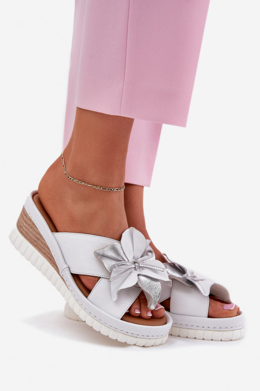 Odinės šlepetės Moteriškas Ant platformos Su puošniais Gėlė Artiker 54C0538 Baltos-sidabro spalvos Odinės šlepetės Moteriškas Ant platformos Su puošniais Gėlė Artiker 54C0538 Baltos-sidabro spalvos