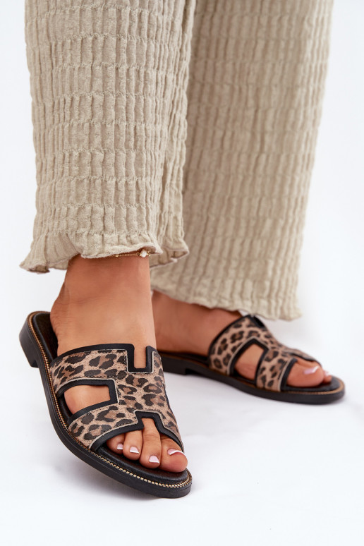 Oda lygiapadžiai Šlepetės su leopardo kailio raštais Zazoo 40383 juodos spalvos Oda lygiapadžiai Šlepetės su leopardo kailio raštais Zazoo 40383 juodos spalvos