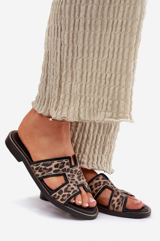 Oda lygiapadžiai Šlepetės su leopardo kailio raštais Zazoo 40383 juodos spalvos Oda lygiapadžiai Šlepetės su leopardo kailio raštais Zazoo 40383 juodos spalvos