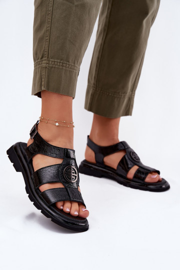 Moteriškos basutės Moteriškas su lako efektu Su puošniais Detalem Artiker 56C0691 juodos spalvos