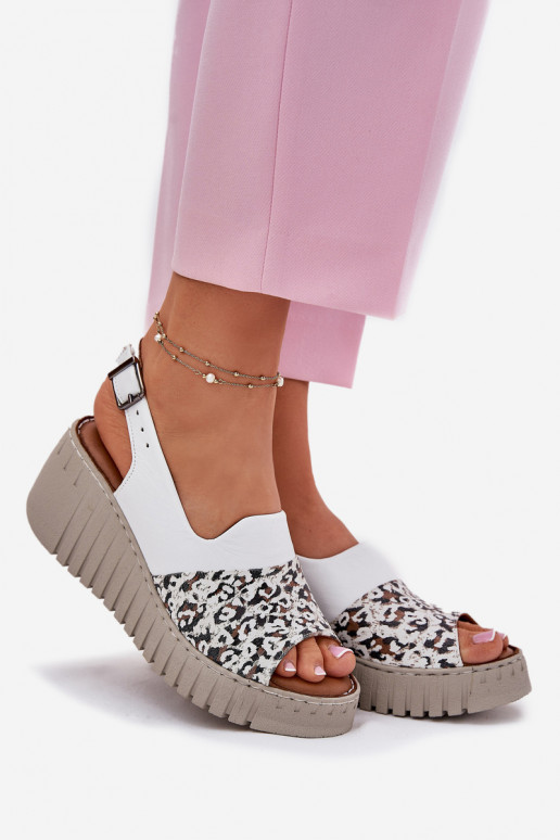 Moteriškos basutėssuĮjungtaturalnej Skóry Ant platformos Artiker 56C0958 baltos spalvos Moteriškos basutėssuĮjungtaturalnej Skóry Ant platformos Artiker 56C0958 baltos spalvos