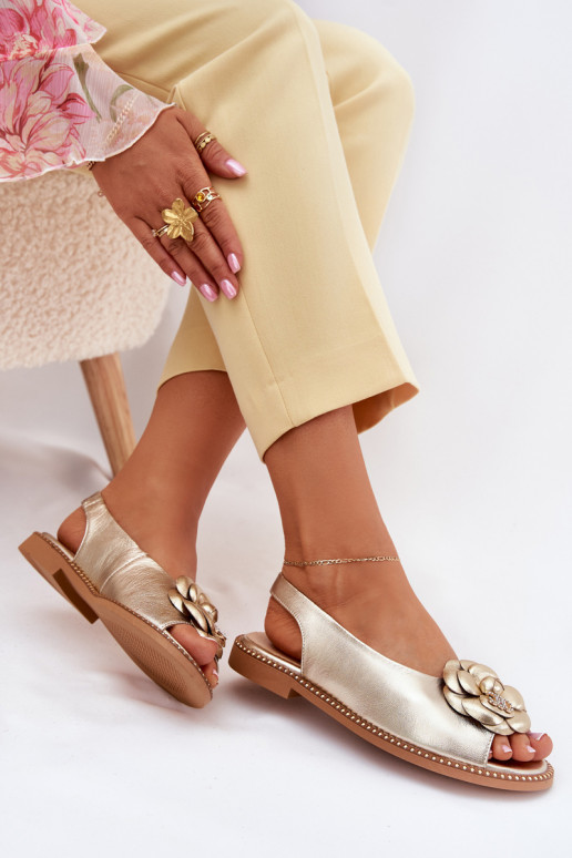 Oda Lygiapadės basutės su ornamentais CheBello 4642 aukso spalvos Oda Lygiapadės basutės su ornamentais CheBello 4642 aukso spalvos