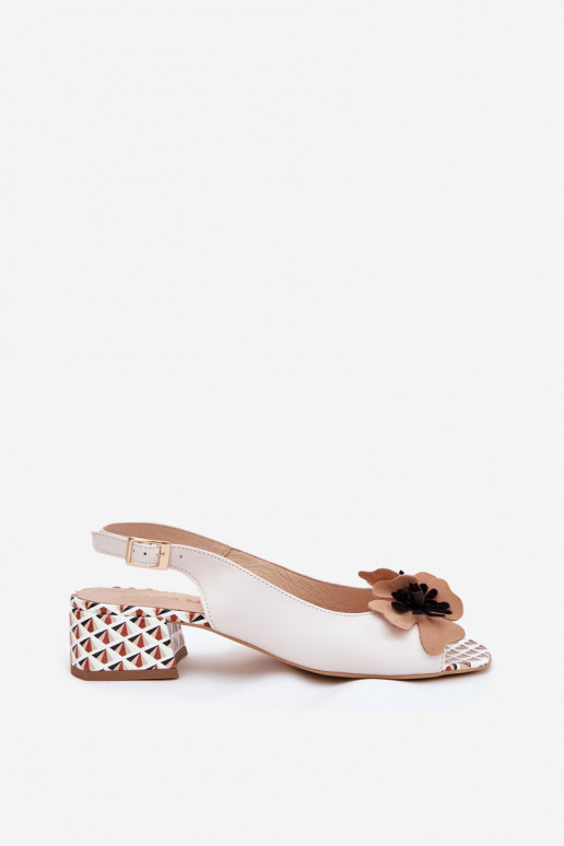 Moteriškos basutės Moteriškas Klocke Su puošniais Gėlė Laura Messi 2973 baltos spalvos