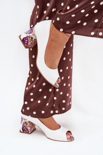 Oda Bateliai su dekoruotais kulnais LeĮskis Shoes 2608/K baltos spalvos