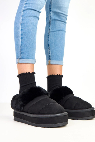 Juodi trumpi sniego batai,...