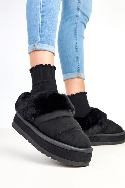 Juodi trumpi sniego batai, pašiltinti...