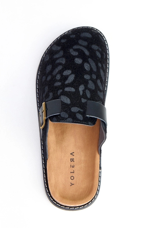 Juodės moteriškos šlepetės ant...