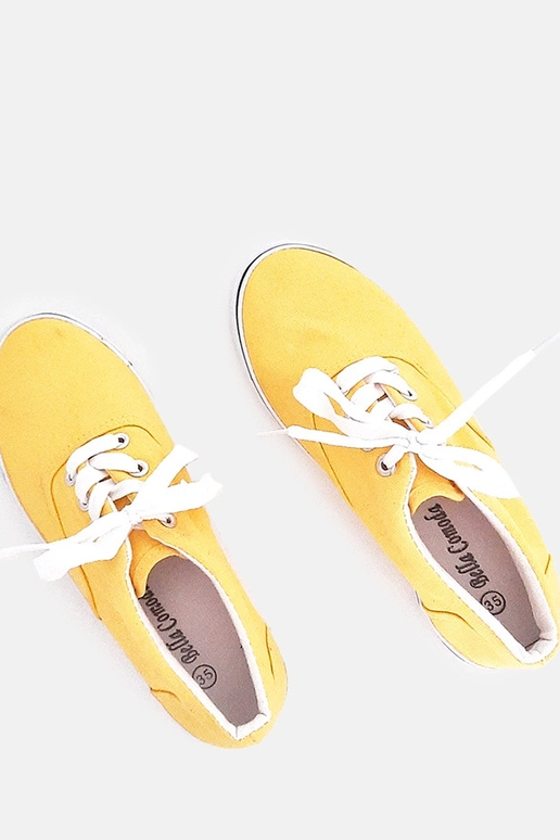 Geltoni vaikiški sportiniai bateliai...