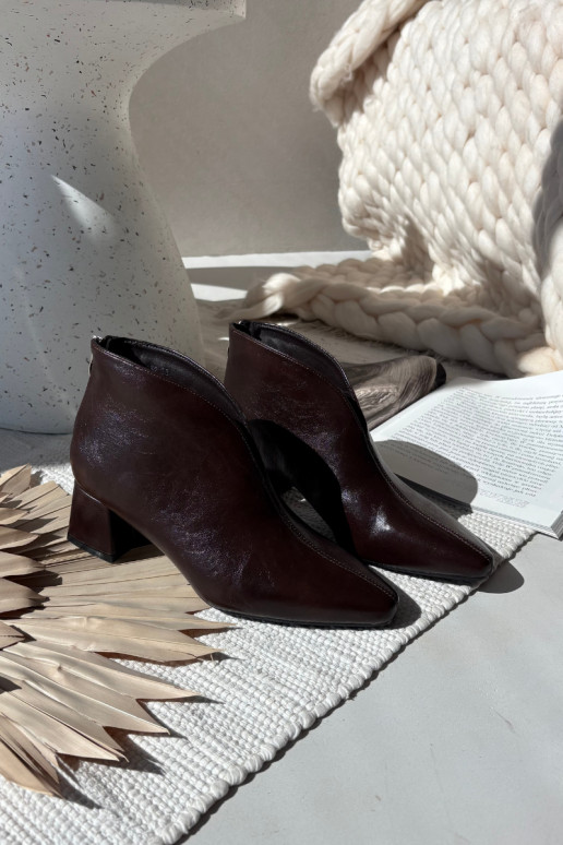 Šokoladinės spalvos moteriški aulinukai su kulniukais iš ekologiškos odos Rylina