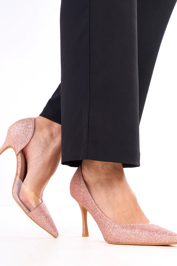 Šampano spalvos blizgios...