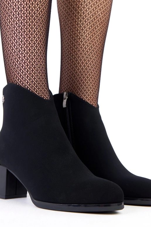 Juodi aulinukai su subtiliu dirbtinės...