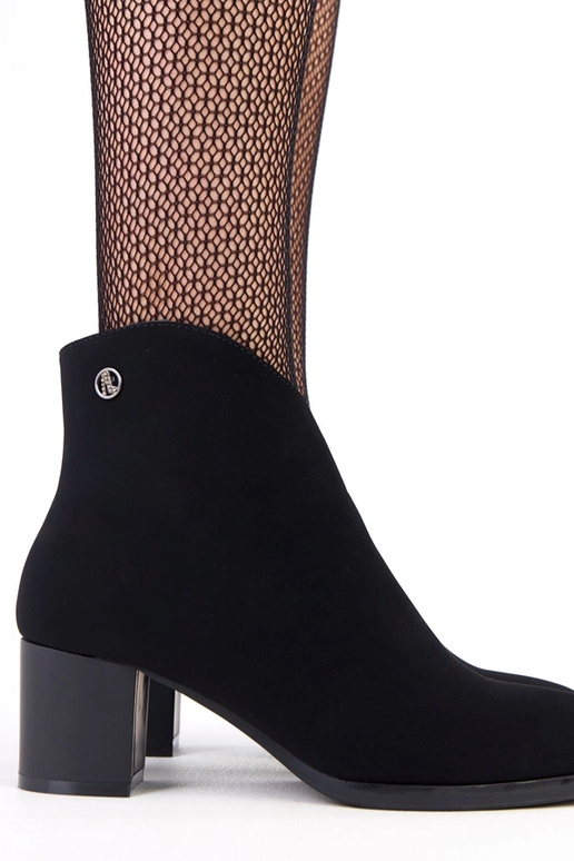 Juodi aulinukai su subtiliu dirbtinės...