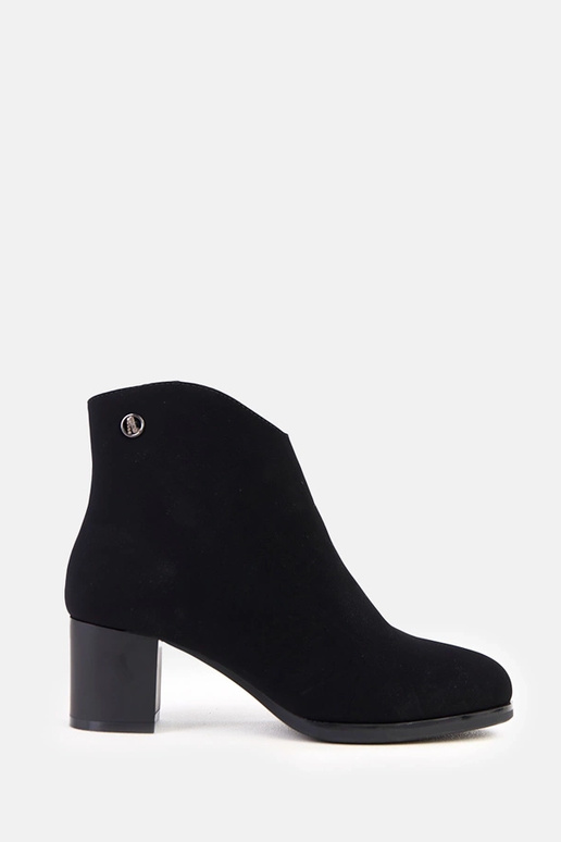 Juodi aulinukai su subtiliu dirbtinės...