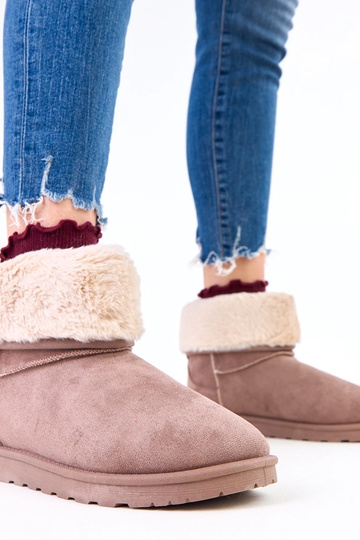 Rudi sniego batai su kailiu... 2