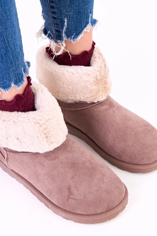 Rudi sniego batai su kailiu ant...