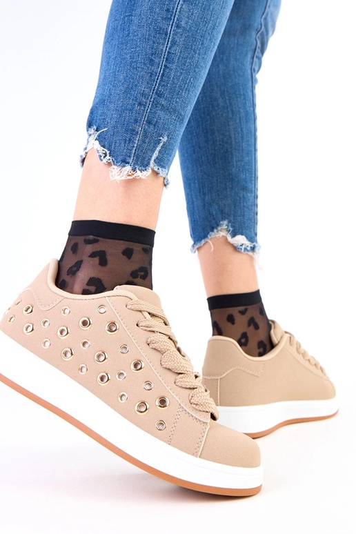 Rudi sportiniai bateliai ant...