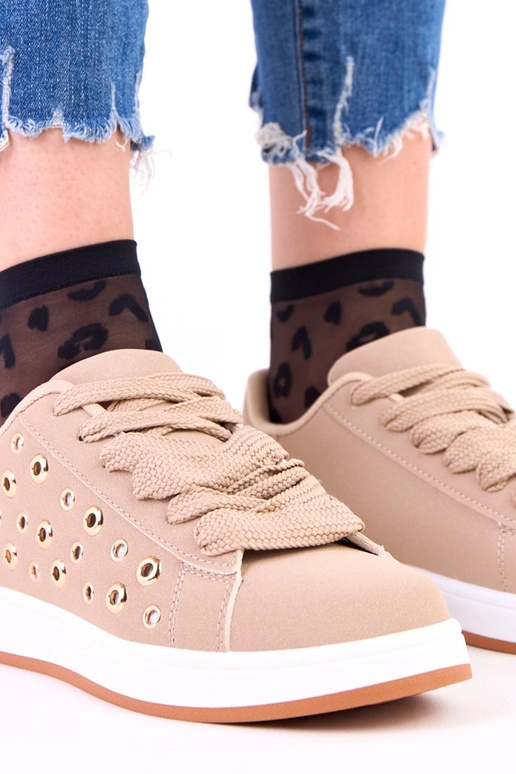 Rudi sportiniai bateliai ant...