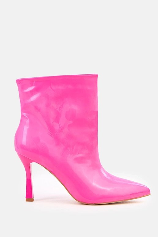 Rožiniai lakiniai aulinukai ant...