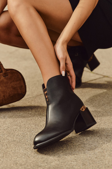 Odiniai moteriški aulinukai, Vinceza 66811, juodos spalvos