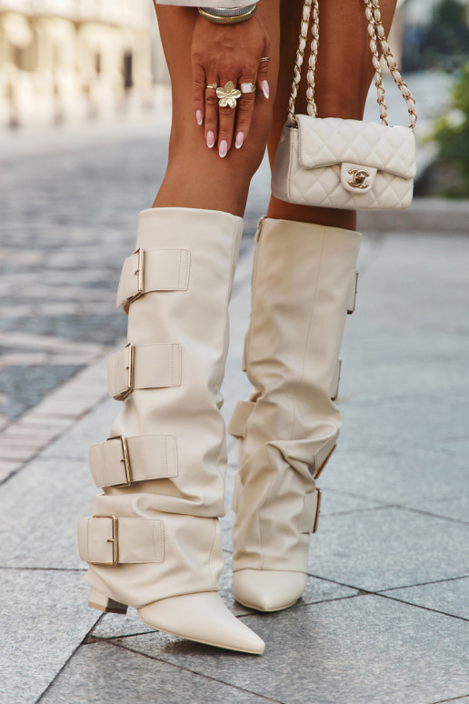 Moteriški ilgaauliai batai su kulniukais, įsiūta aule ir aukso spalvos sagtimis dramblio kaulo spalvos Isavelle