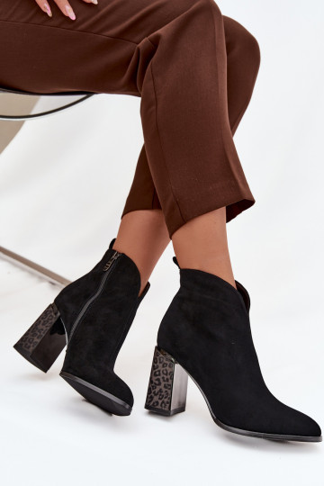 Oda iš zomšos Aulinukai su pašiltinimu viduje juodos spalvos Zivella