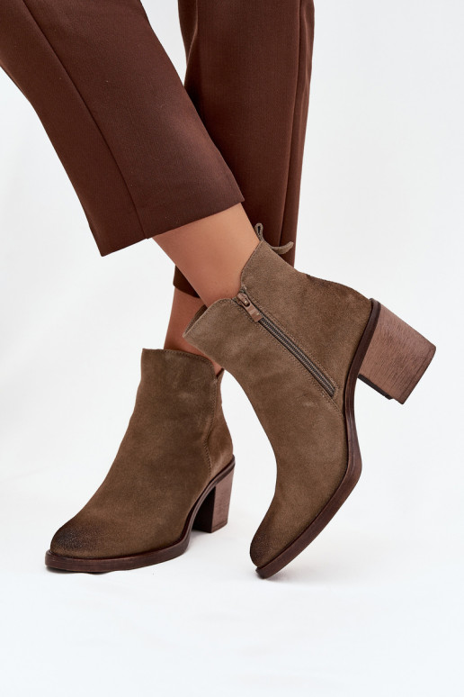 Moteriški aulinukaisuĮjungtaturalnego iš zomšos su kulniukais pašiltinti Sergio Leone BT25321-S chaki spalvos