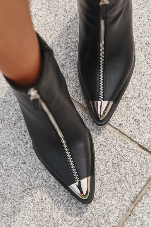 Moteriški aulinukai su dekoratyviniais užtrauktukais juodos spalvos "Niviane"