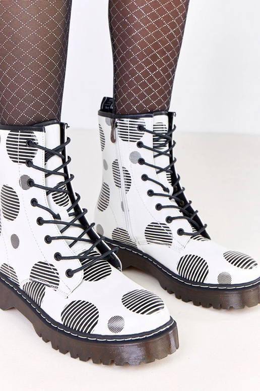 Balti moteriški traperiai ant...