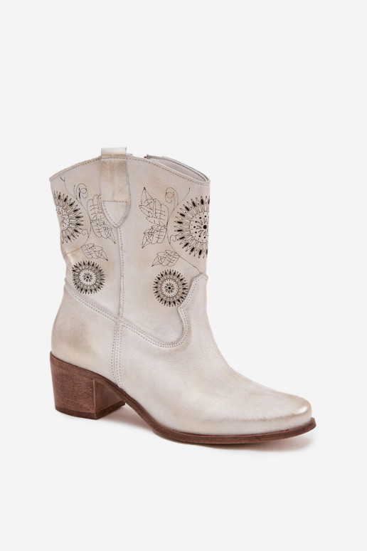 iš zomšos Oda Moteriški aulinukai su aužūro elementais su kulniukais Zazoo 3844 aukso spalvos Przecierany