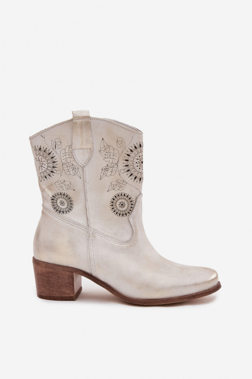 iš zomšos Oda Moteriški aulinukai su aužūro elementais su kulniukais Zazoo 3844 aukso spalvos Przecierany