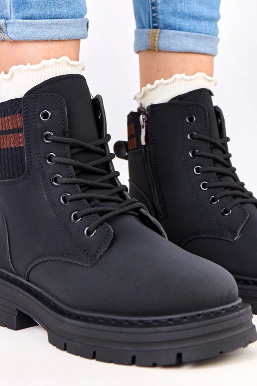 Juodi šilti traperiai iš matinės...